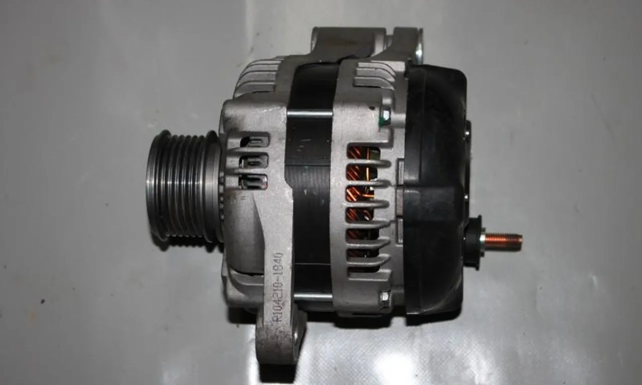 Alternator FIAT FREEMONT 2011-null