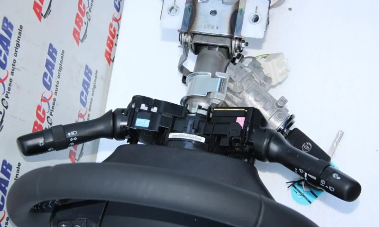 Ansamblu manete (semnalizare si stergatoare) TOYOTA YARIS 2013-null