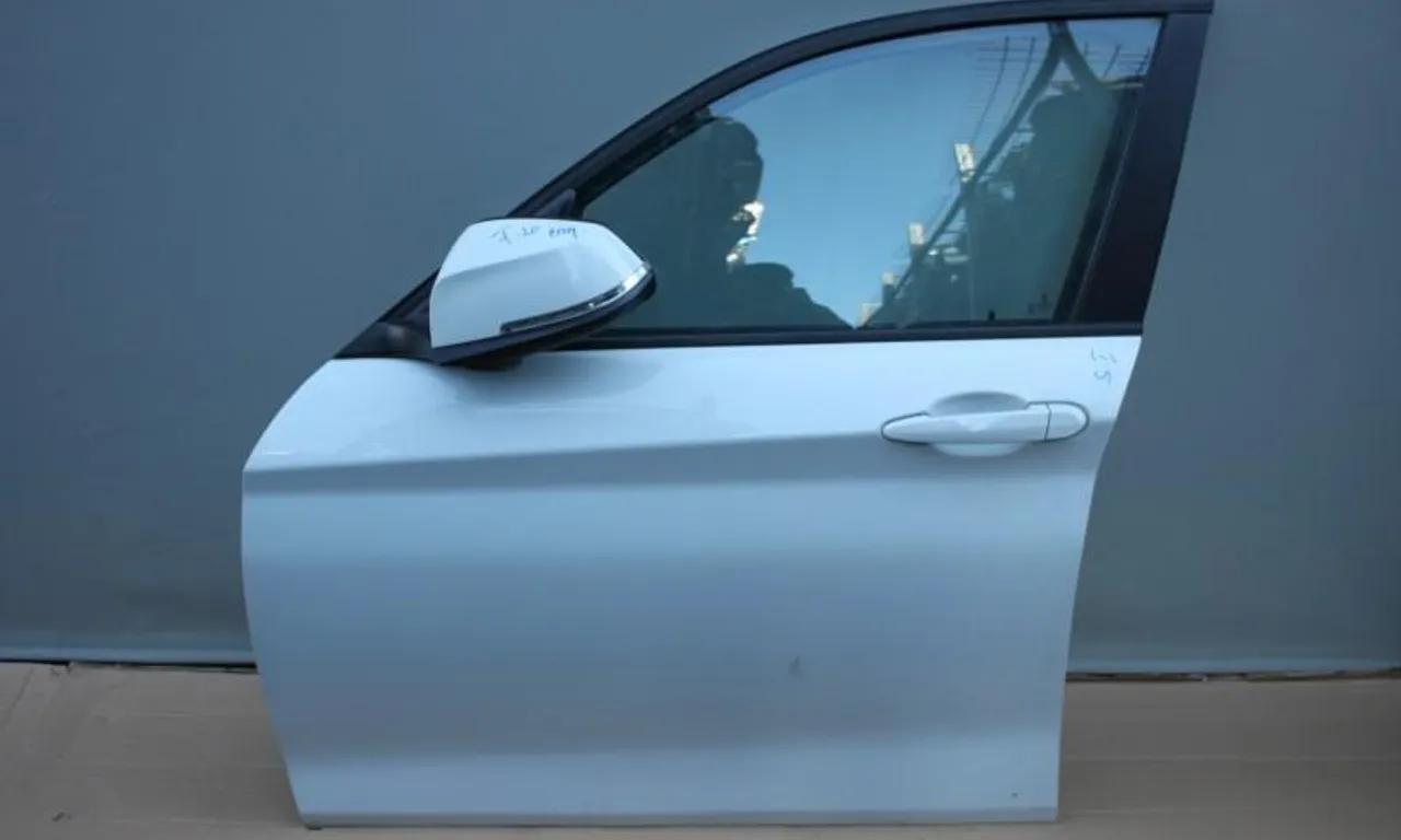 Boxa usa stanga fata BMW 1 2011-2019