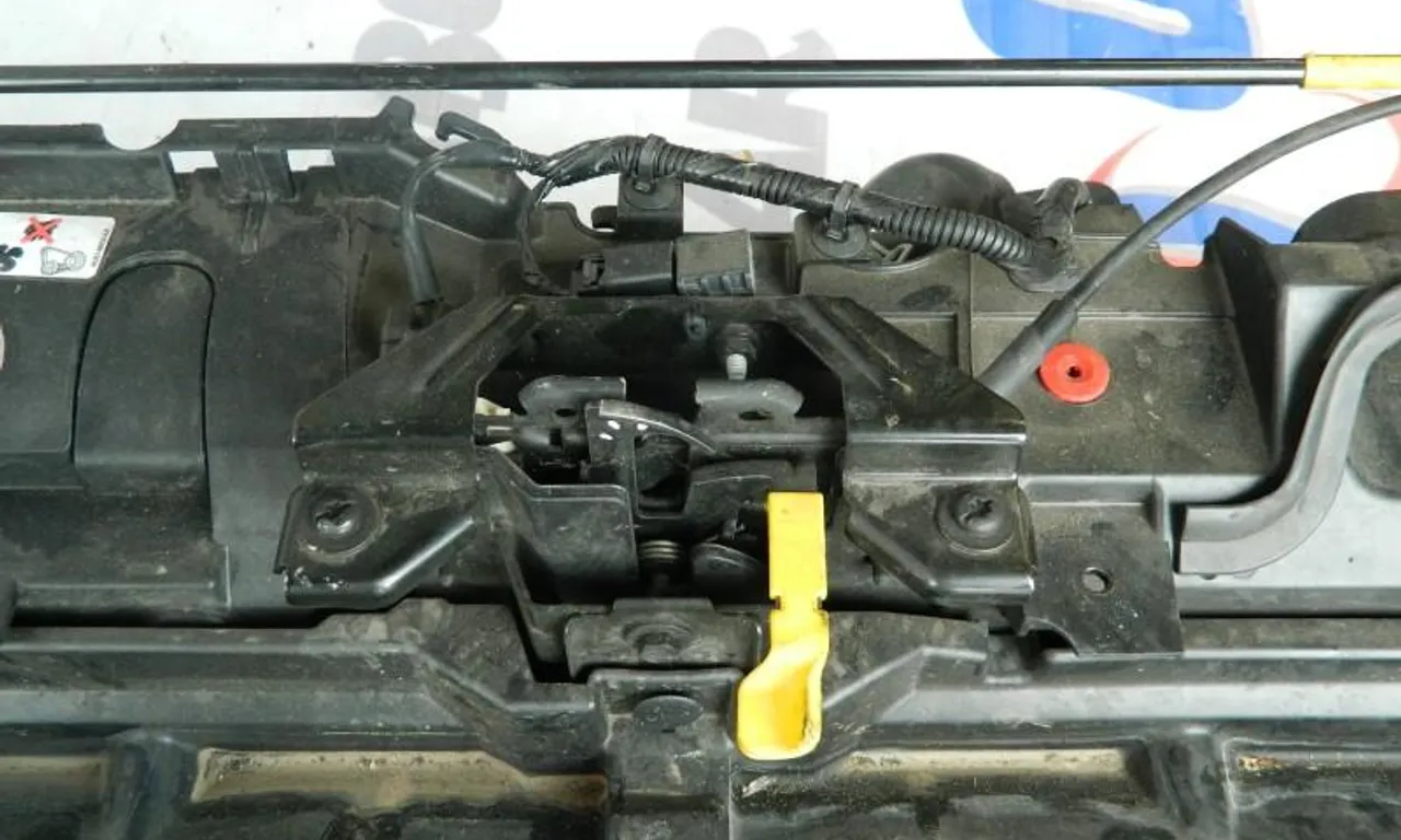 Broasca capota FORD FIESTA 2000-2014