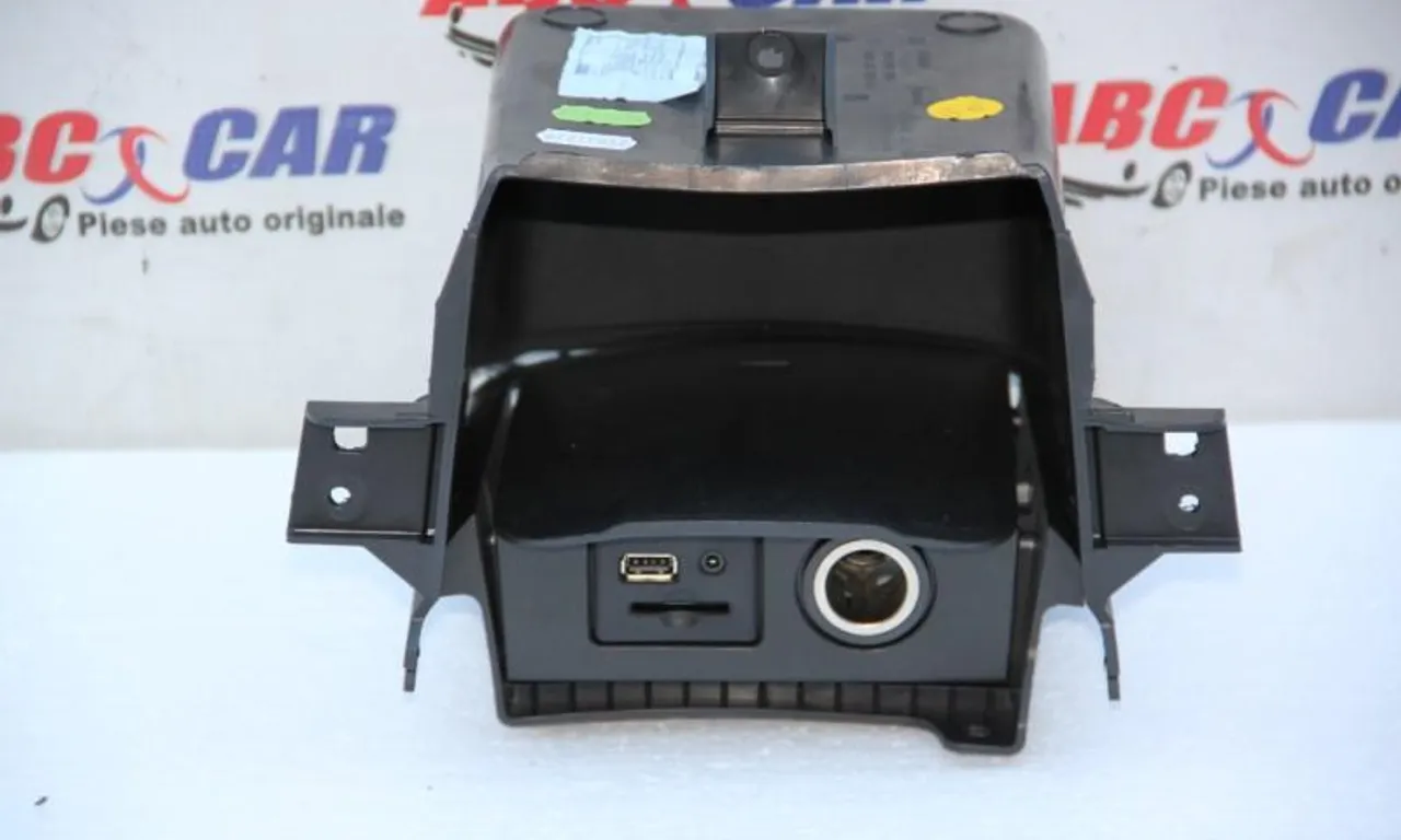 Buzunar depozitare cu priza 12V si USB OPEL ZAFIRA TOURER C 2011-null