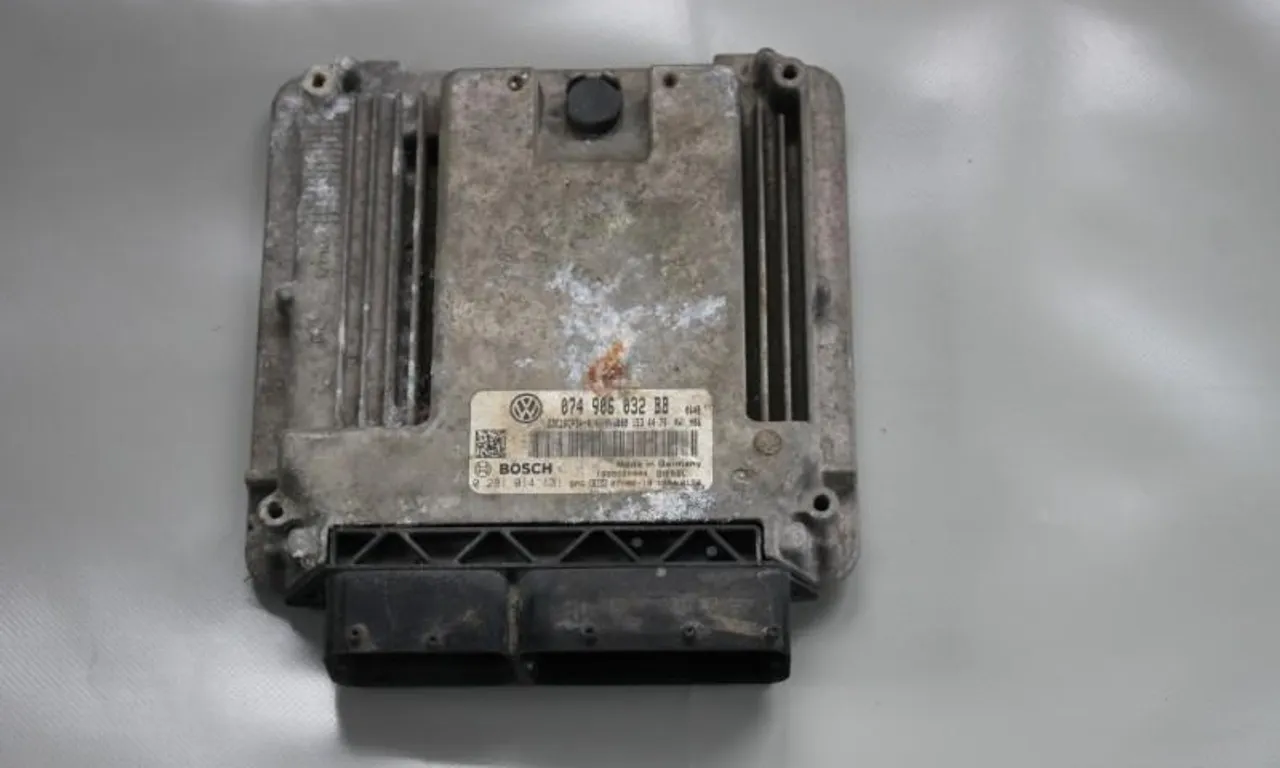Calculator motor ECU VOLKSWAGEN CRAFTER 30-35 bus 2006-2016