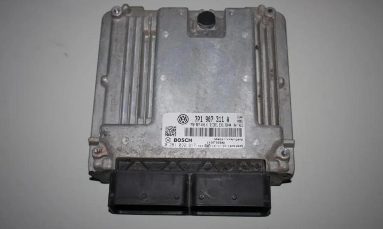 Calculator motor ECU VOLKSWAGEN TOUAREG 2010-2018