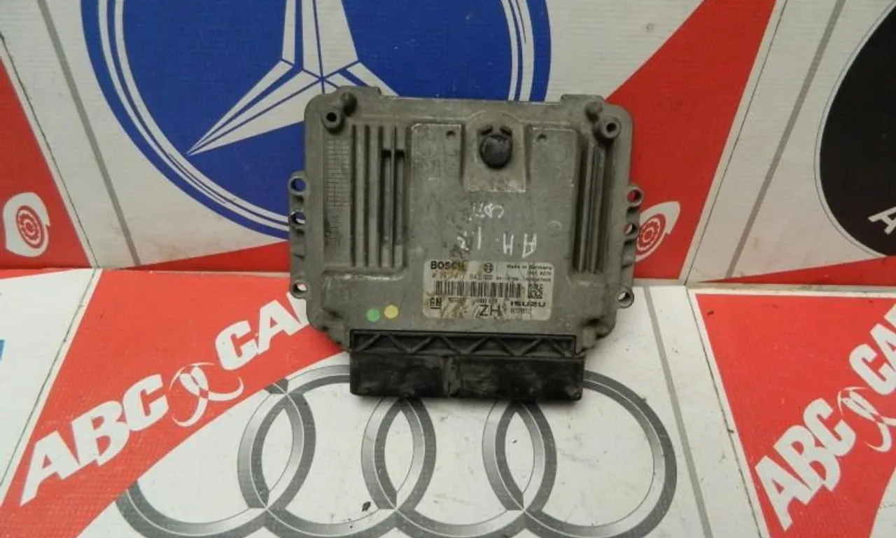 Calculator motor OPEL ASTRA H TwinTop 2005-2010