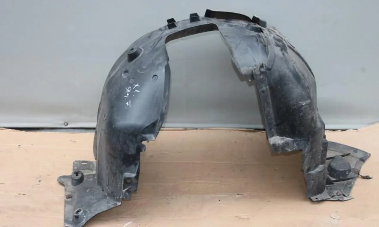 Carenaj roata stanga fata BMW X1 2009-2015