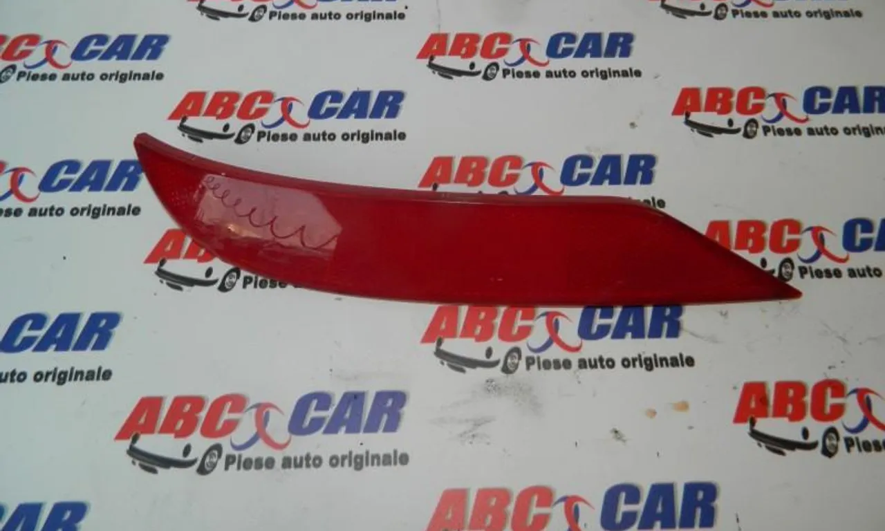 Catadioptru dreapta VOLKSWAGEN TOURAN VAN 2010-2015