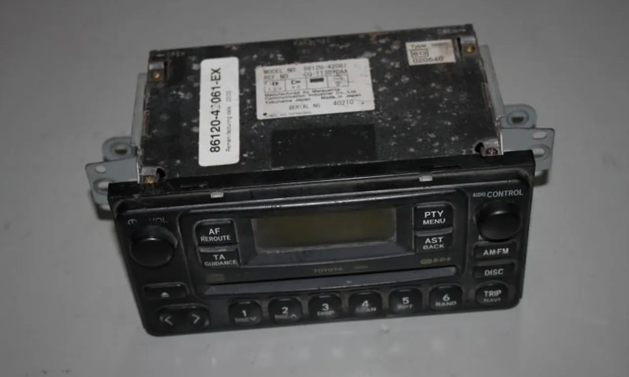 CD Player auto TOYOTA RAV 4 II 2000-2005