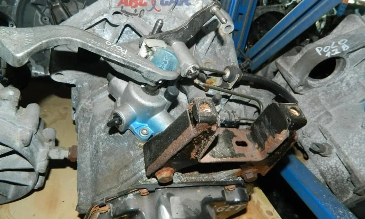 Cutie viteze manuala VOLKSWAGEN POLO 1994-1999