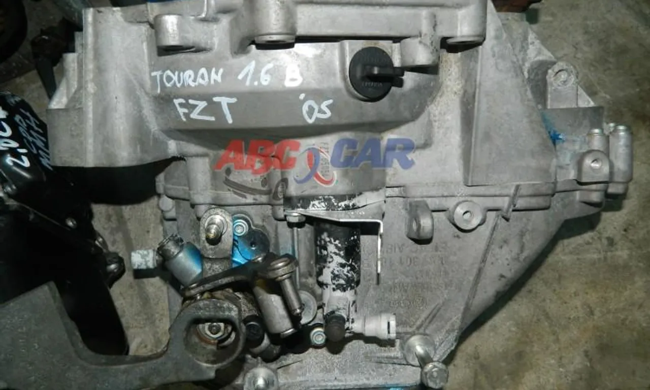 Cutie viteze manuala VOLKSWAGEN TOURAN 2015-2006