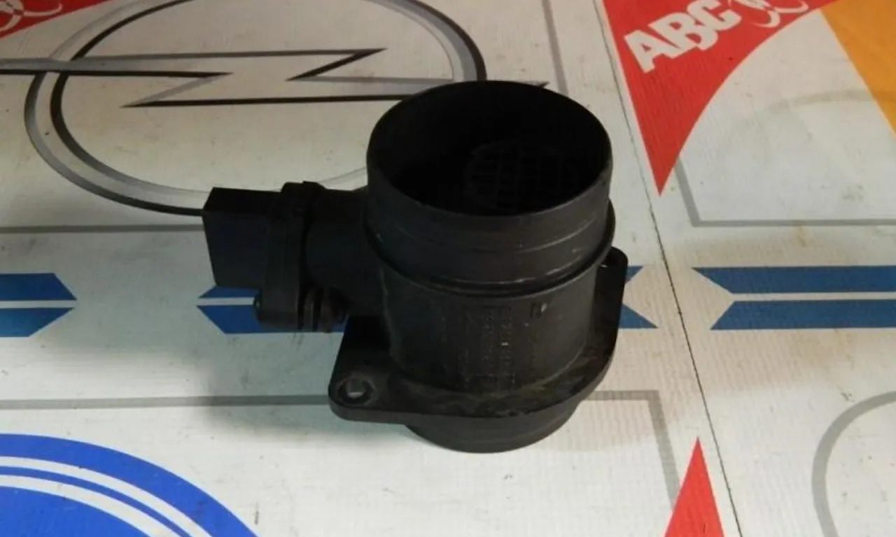 Debitmetru aer VOLKSWAGEN PASSAT B7 2010-2014