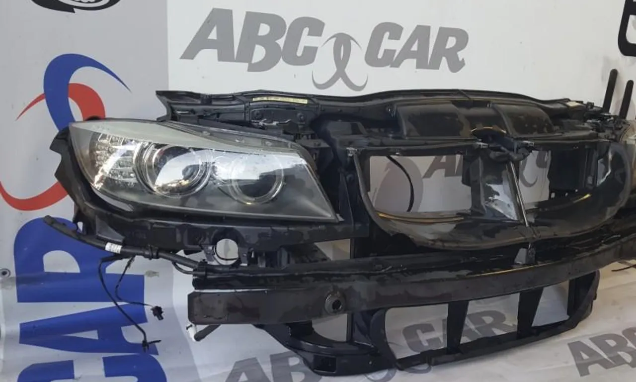 Far dreapta bi-xenon BMW 3 2004-2012