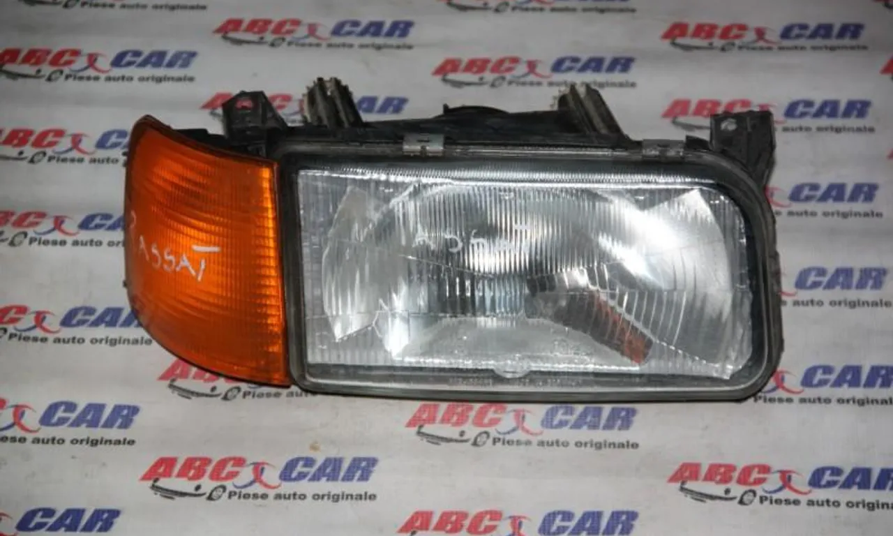 Far dreapta cu semnalizare VOLKSWAGEN PASSAT B2 1979-1989