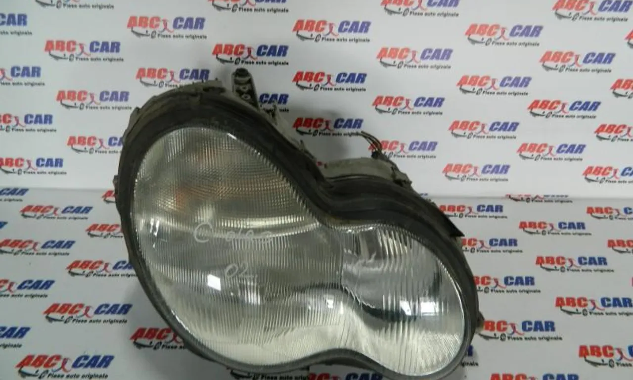 Far dreapta cu xenon MERCEDES C-CLASS 2000-2007
