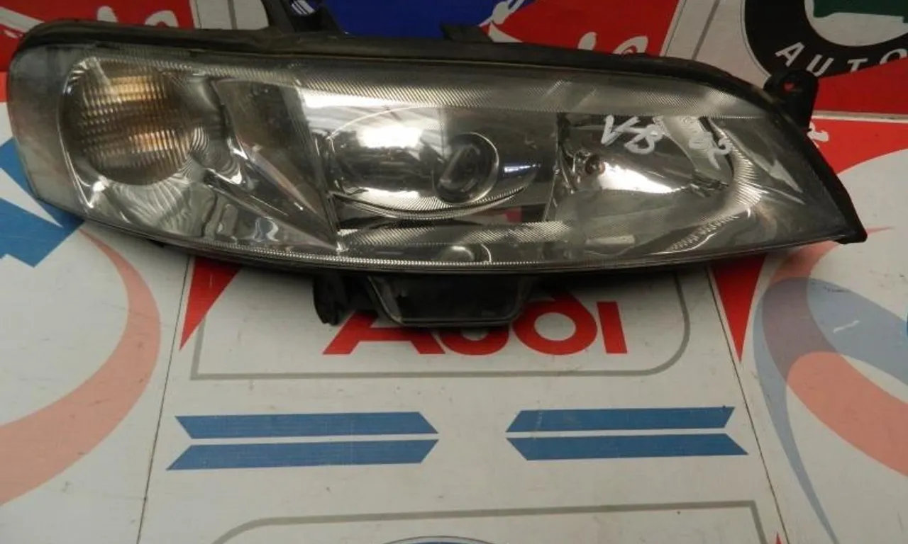 Far dreapta cu xenon OPEL VECTRA B 1995-2003