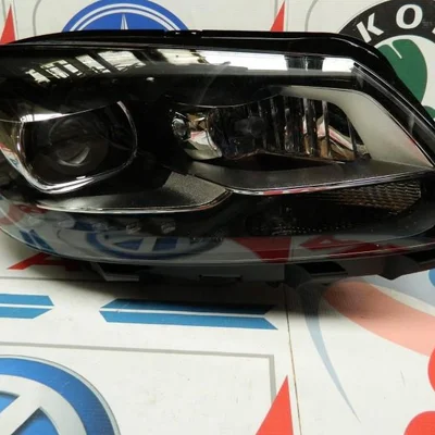 Far dreapta cu xenon VOLKSWAGEN CADDY IV 2015-2020, vedere frontata