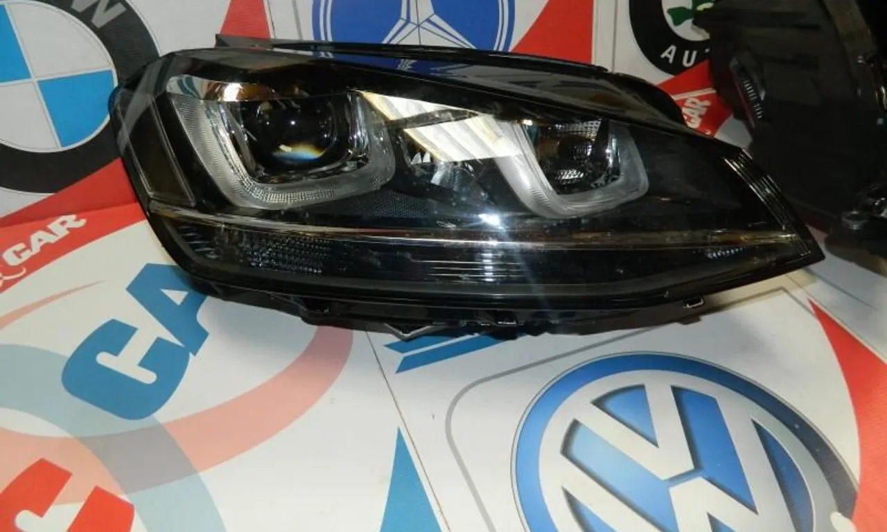 Far dreapta cu xenon VOLKSWAGEN GOLF ALLTRACK VII Variant 2014-2020