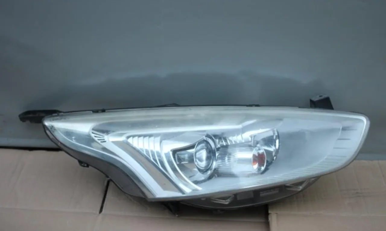 Far dreapta FORD B-MAX 2012-null