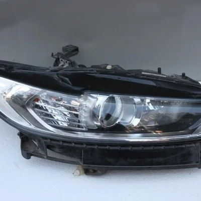 Far dreapta FORD MONDEO V 2014-2026 DS73-13W029-BE, vedere frontata