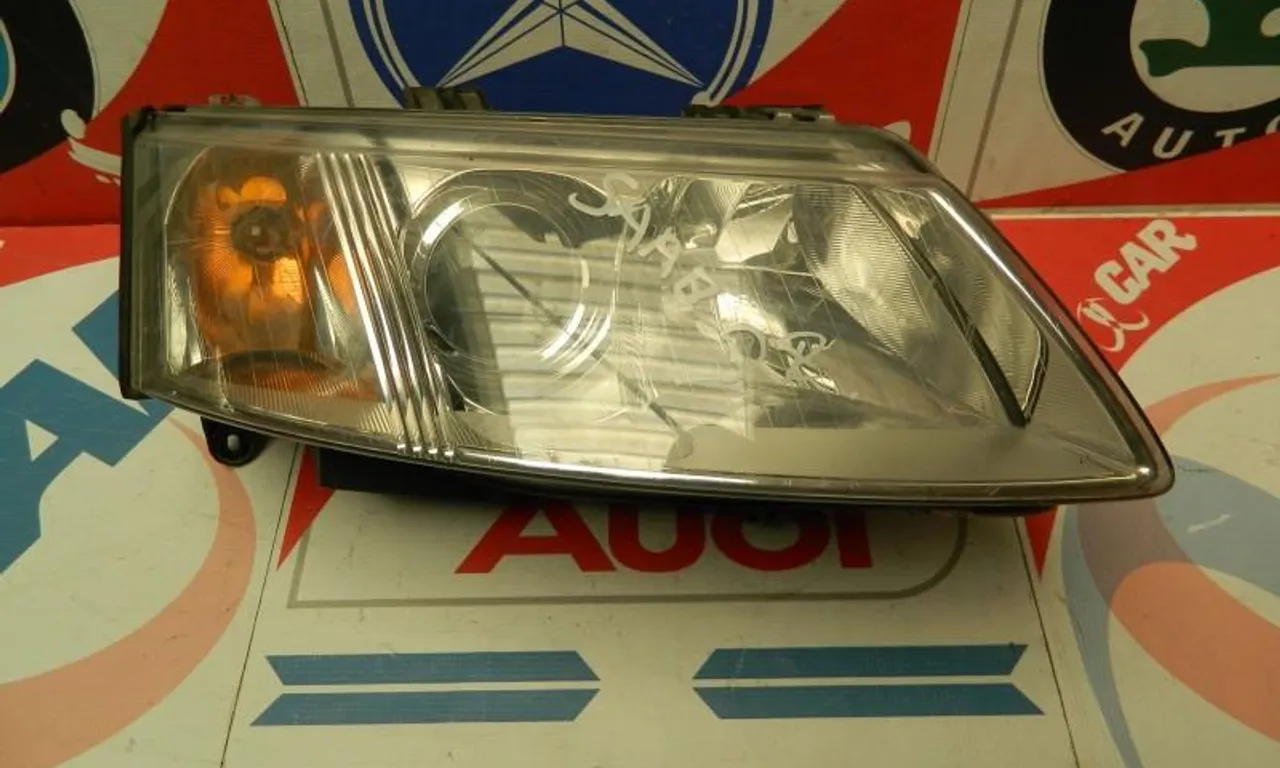 Far dreapta MAZDA 121 II 1990-1997