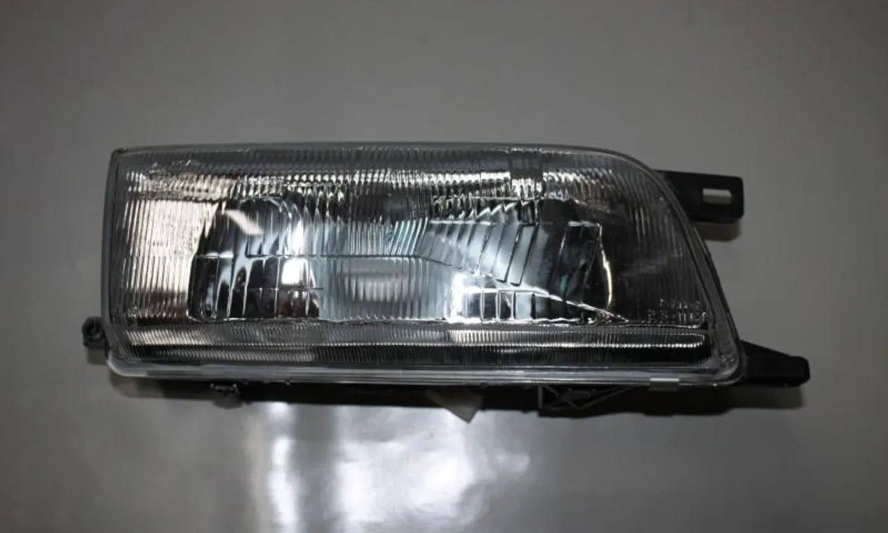 Far dreapta NISSAN SUNNY III 1990-1996