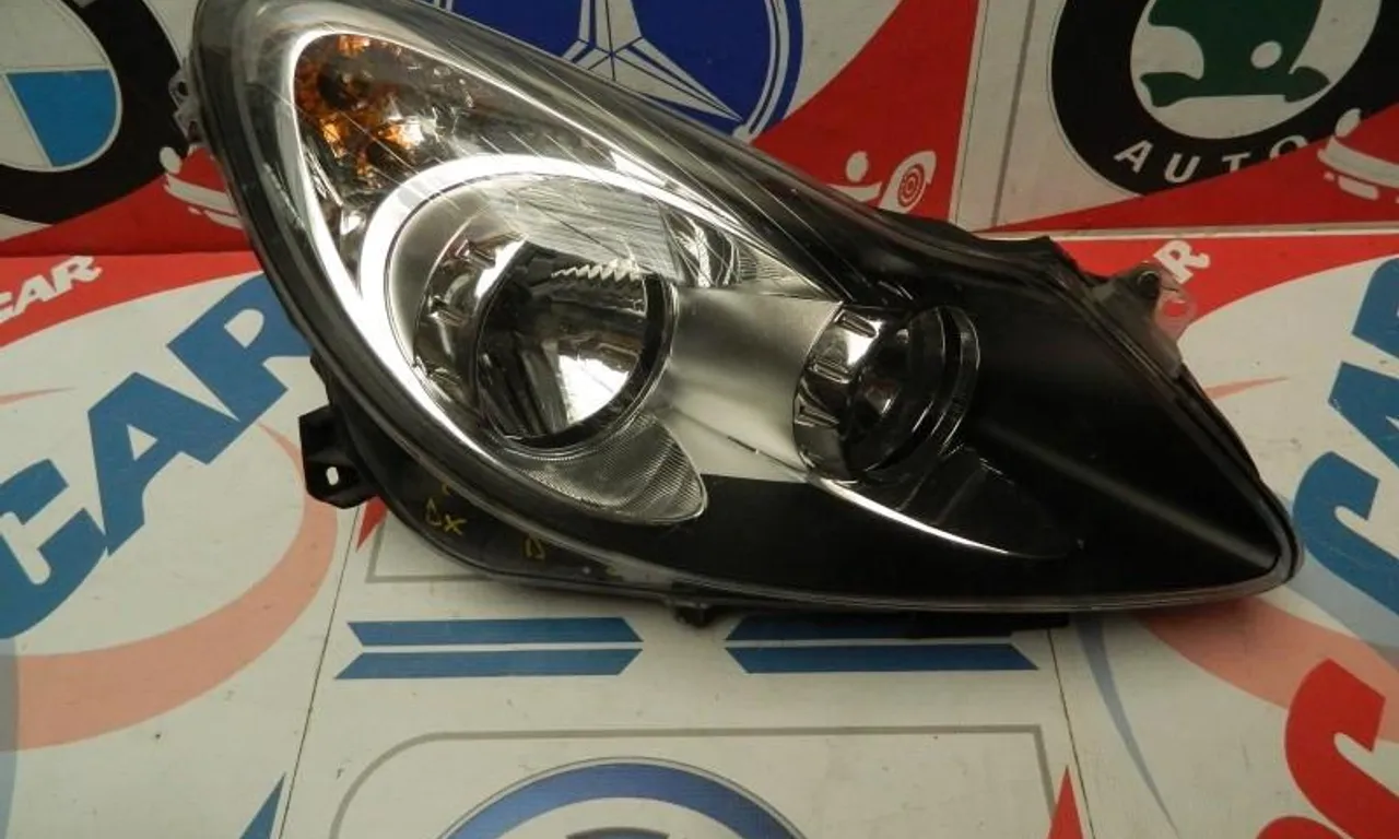 Far dreapta OPEL CORSA D 2006-2015