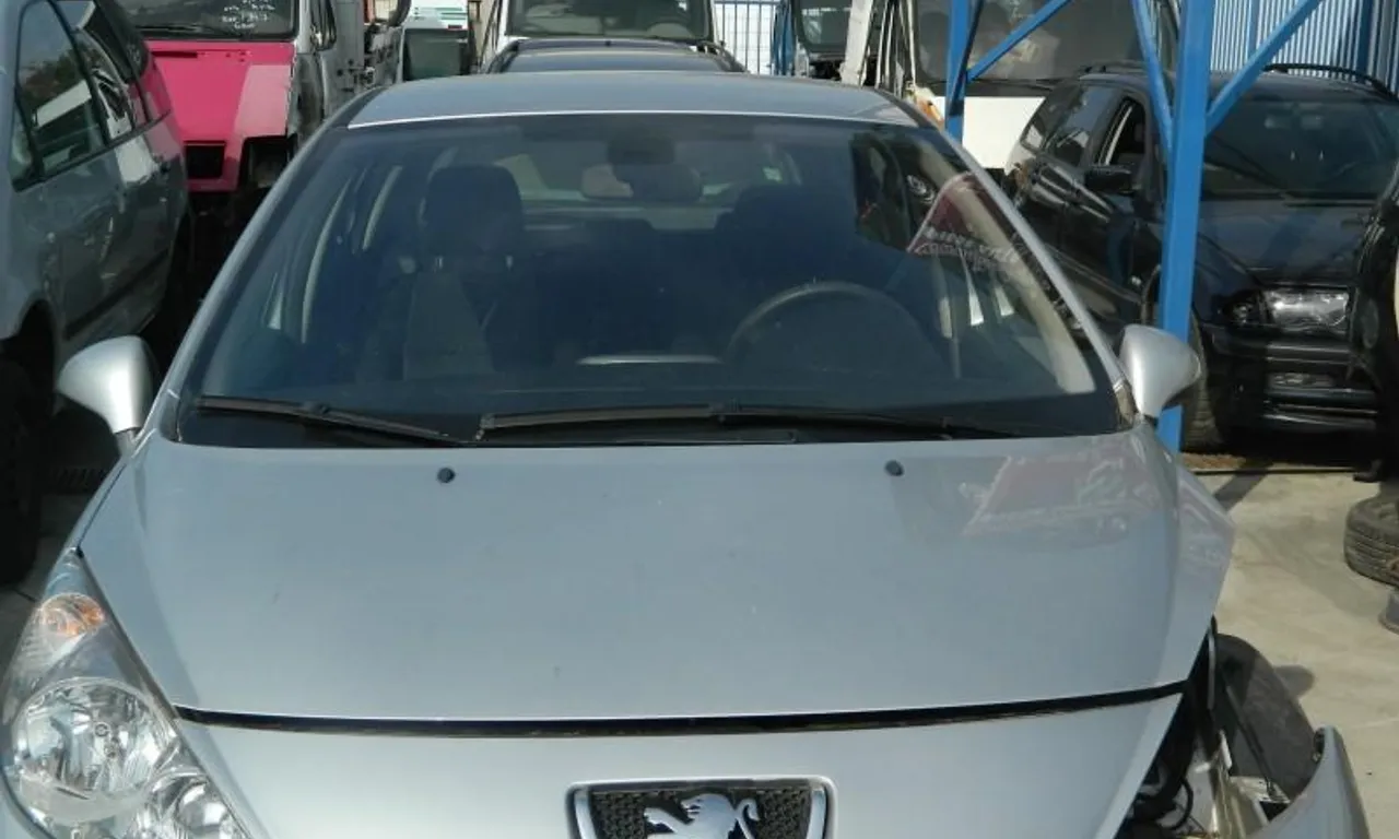 Far dreapta PEUGEOT 207 2007-2014