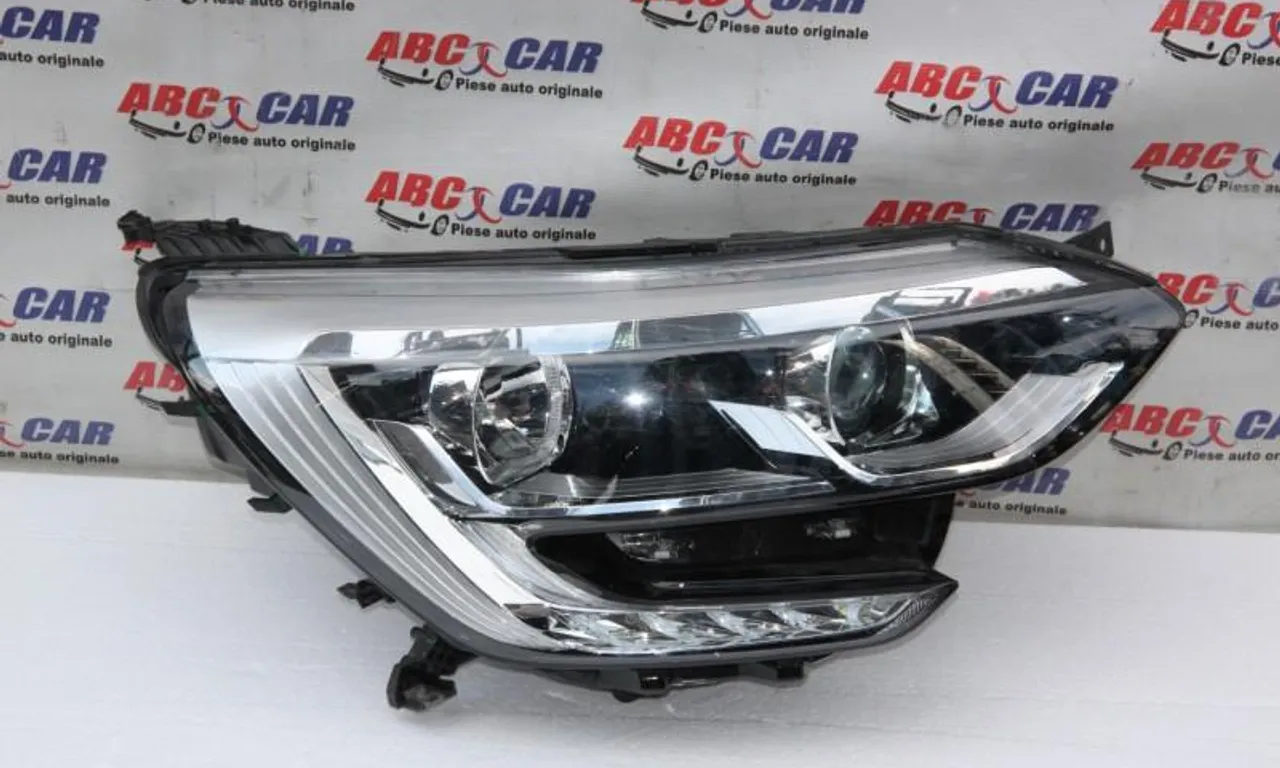 Far dreapta RENAULT MEGANE IV 2015-null