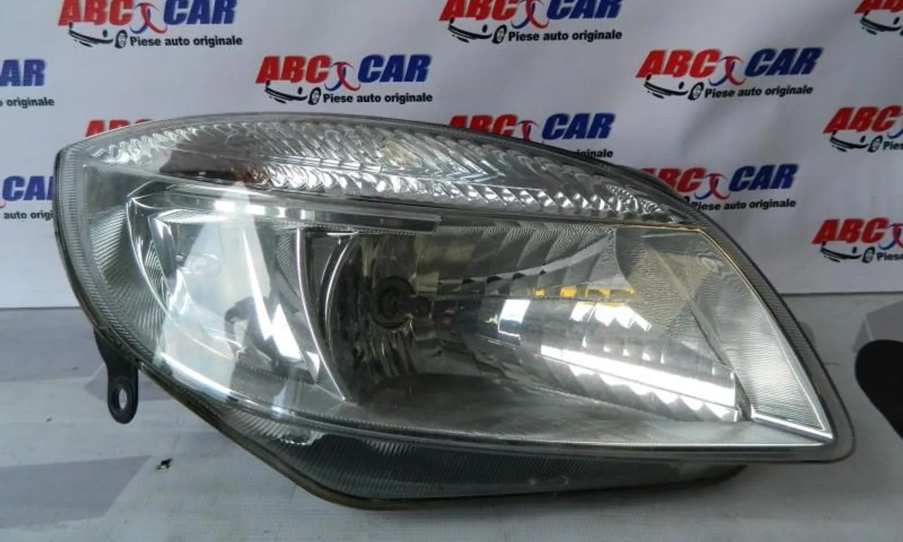 Far dreapta SKODA FABIA II 2007-2014