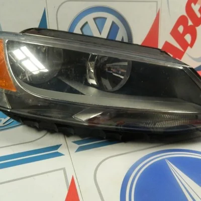 Far dreapta VOLKSWAGEN JETTA VII 2017-2014, vedere frontata