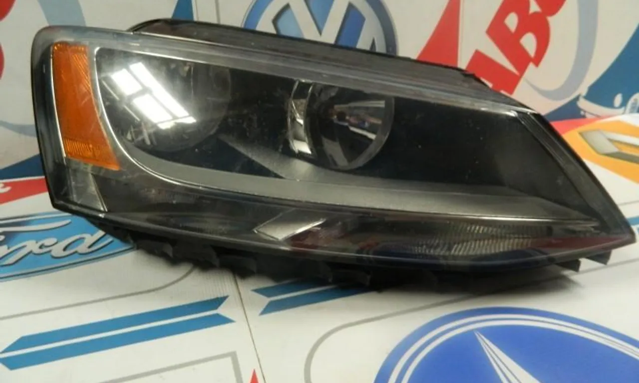 Far dreapta VOLKSWAGEN JETTA VII 2017-2014