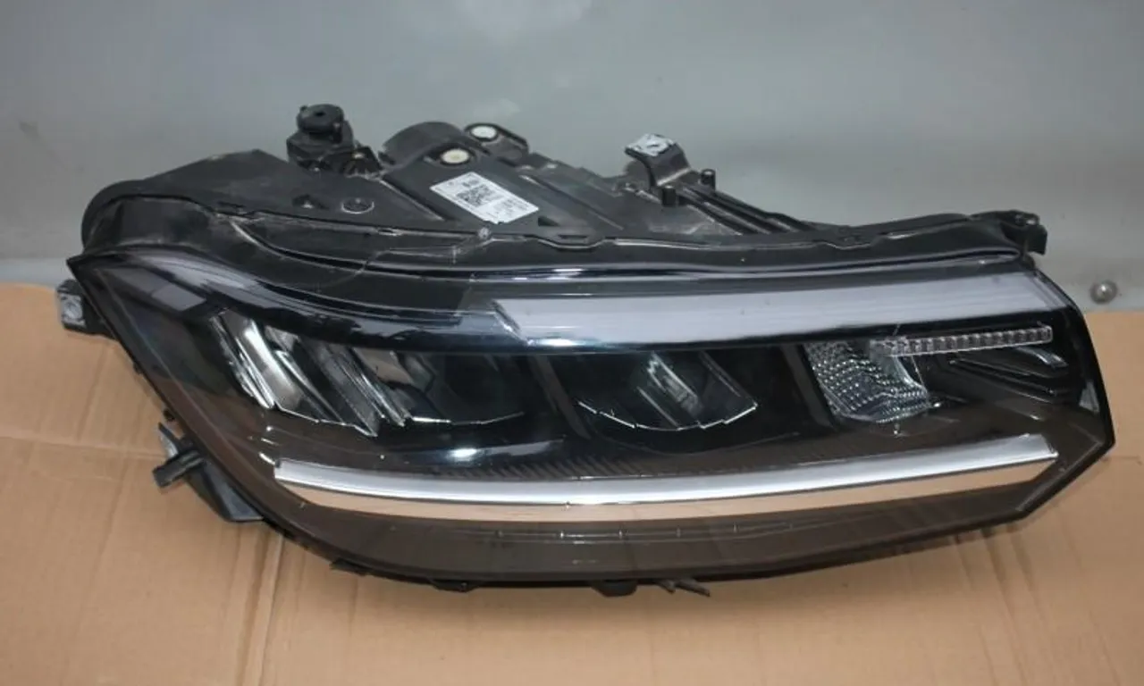 Far dreapta VOLKSWAGEN T-CROSS 2018-null