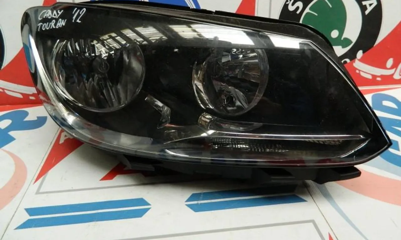 Far dreapta VOLKSWAGEN TOURAN VAN 2010-2015