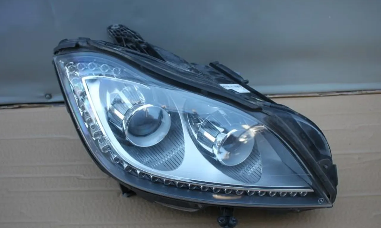 Far dreapta xenon-led MERCEDES CLS 2017-null