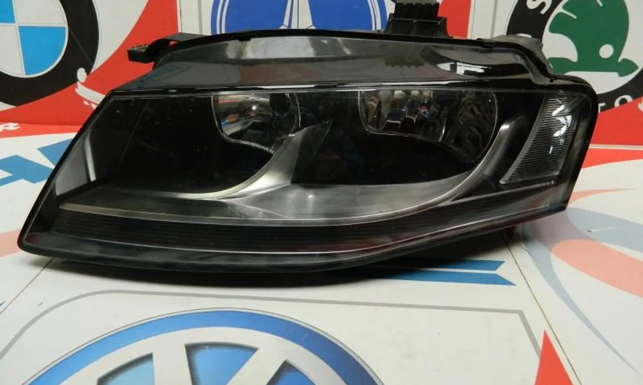 Far stanga AUDI A4 B8 2007-2017