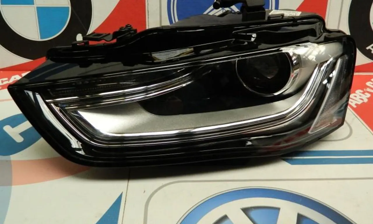 Far stanga bi-xenon led adaptiv AUDI A4 B8 2007-2017