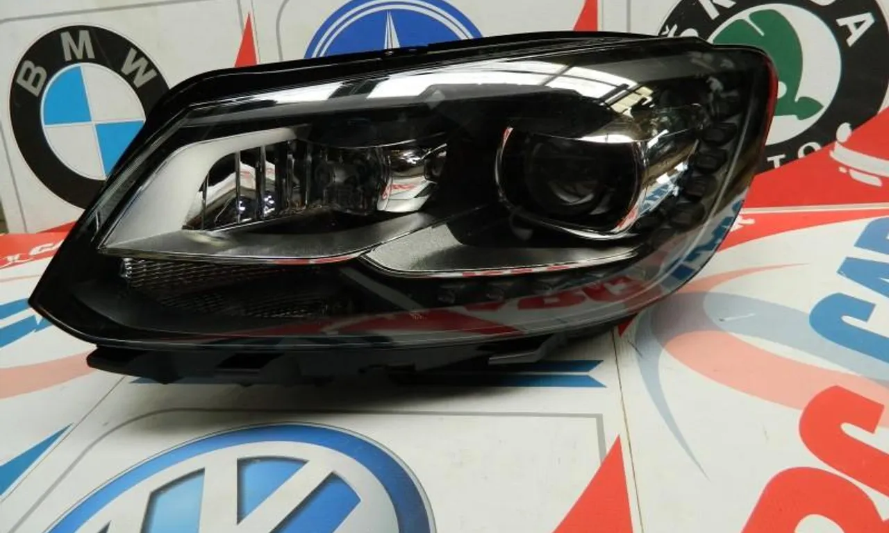Far stanga cu xenon VOLKSWAGEN CADDY IV 2015-2020