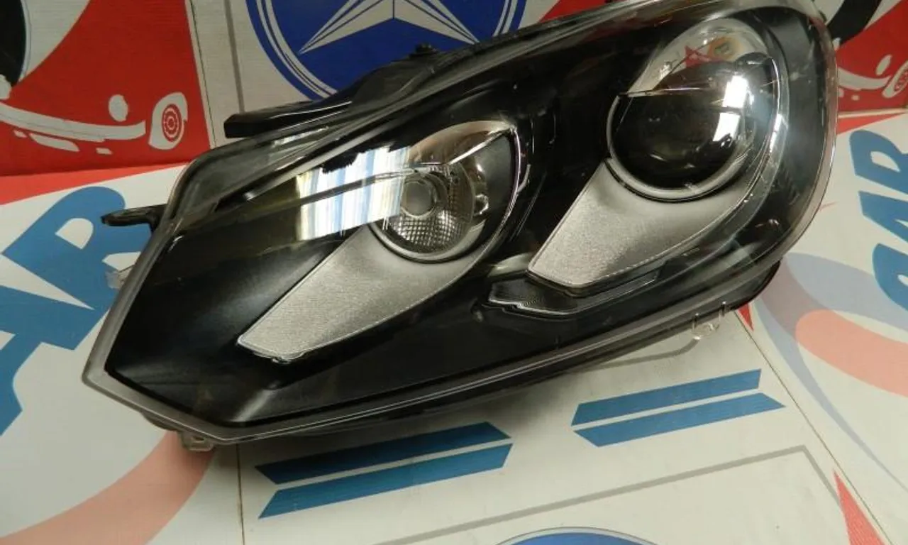 Far stanga cu xenon VOLKSWAGEN GOLF VI 2008-2014