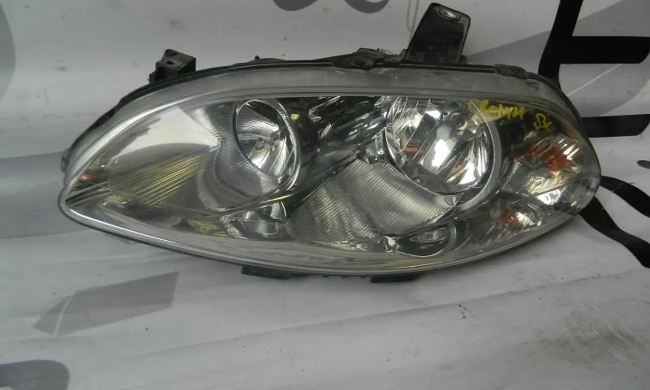 Far stanga FIAT CROMA 2006-2011