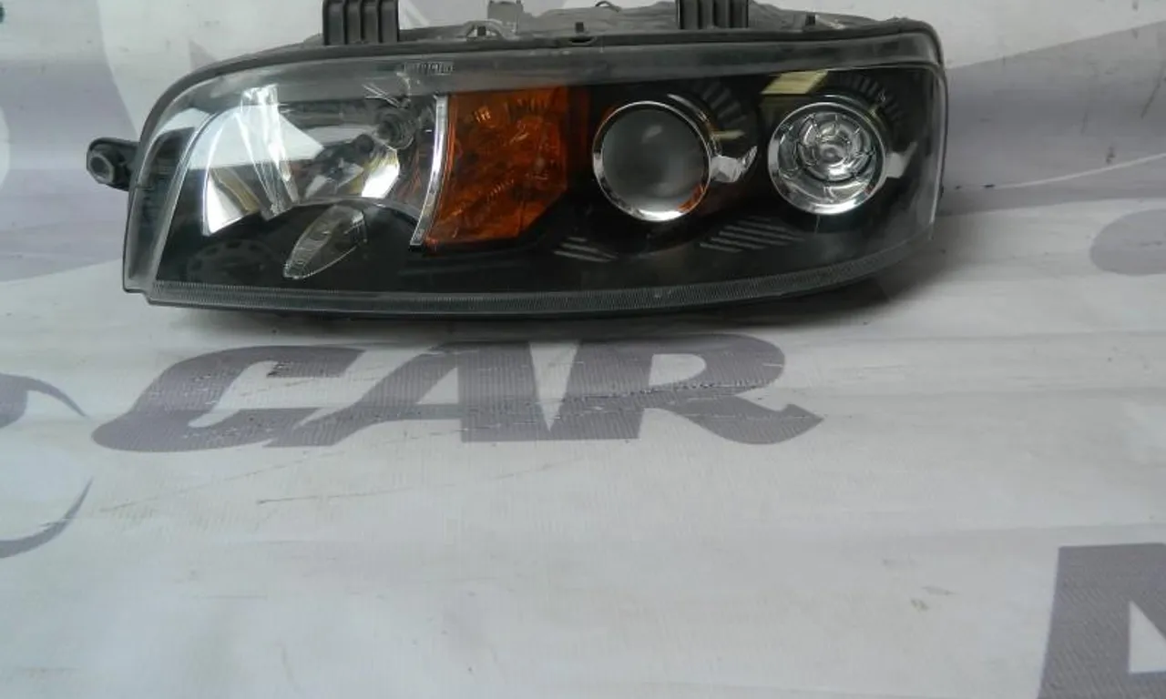 Far stanga FIAT PUNTO 2000-2010