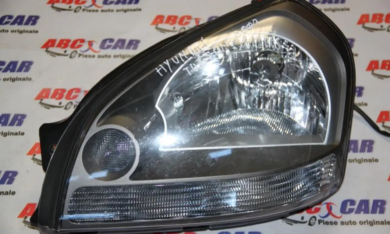 Far stanga HYUNDAI TUCSON 2004-2010