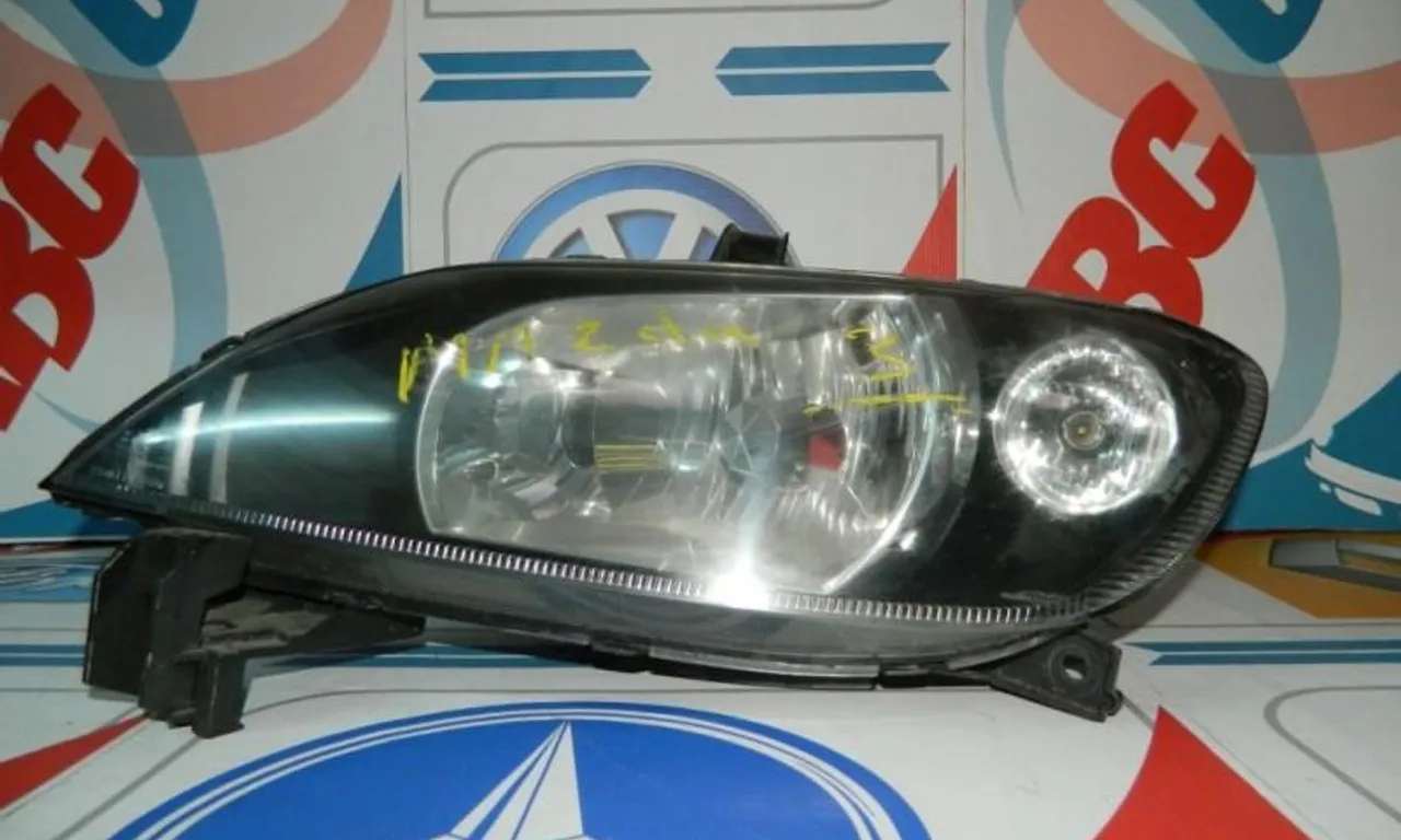 Far stanga MAZDA 121 II 1990-1997