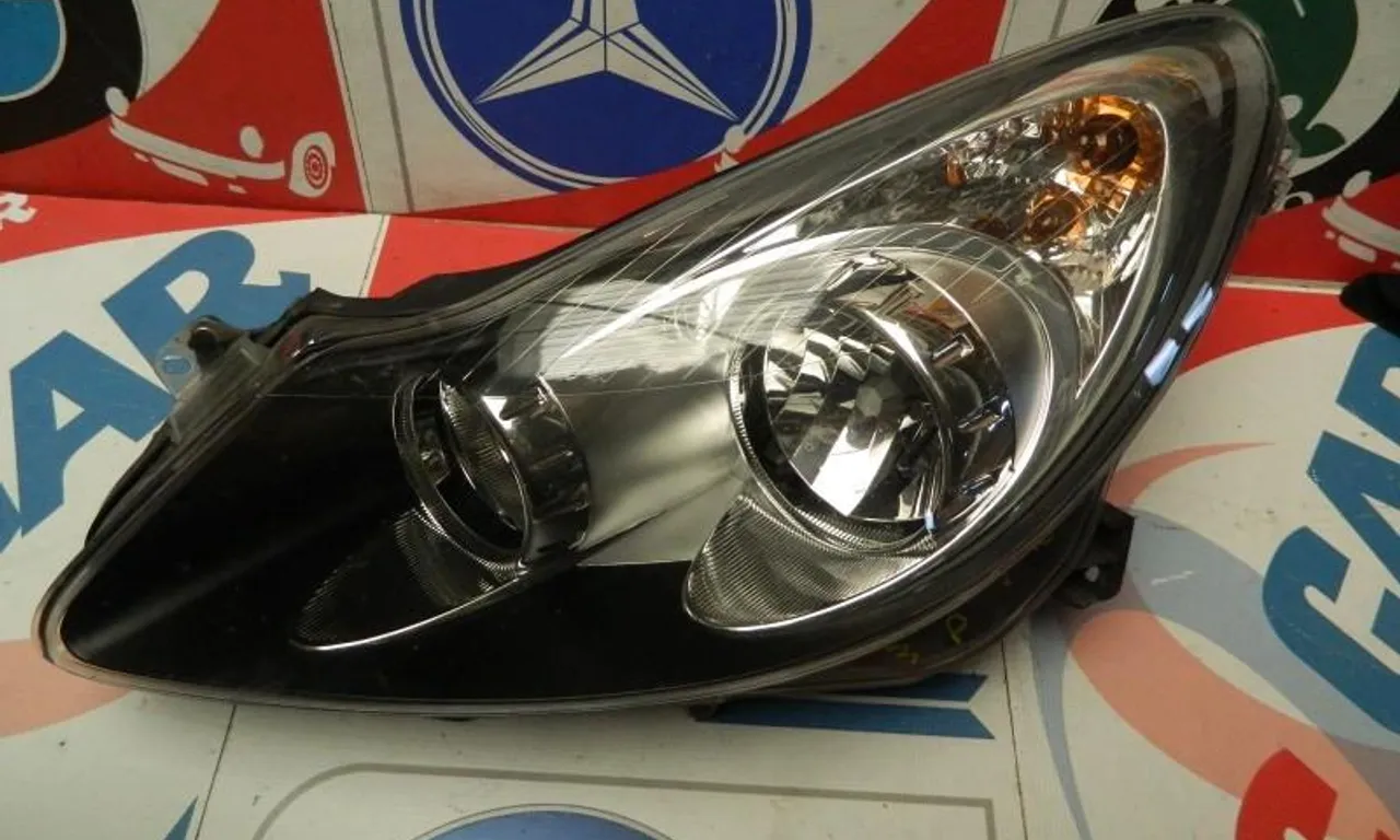 Far stanga OPEL CORSA D 2006-2015