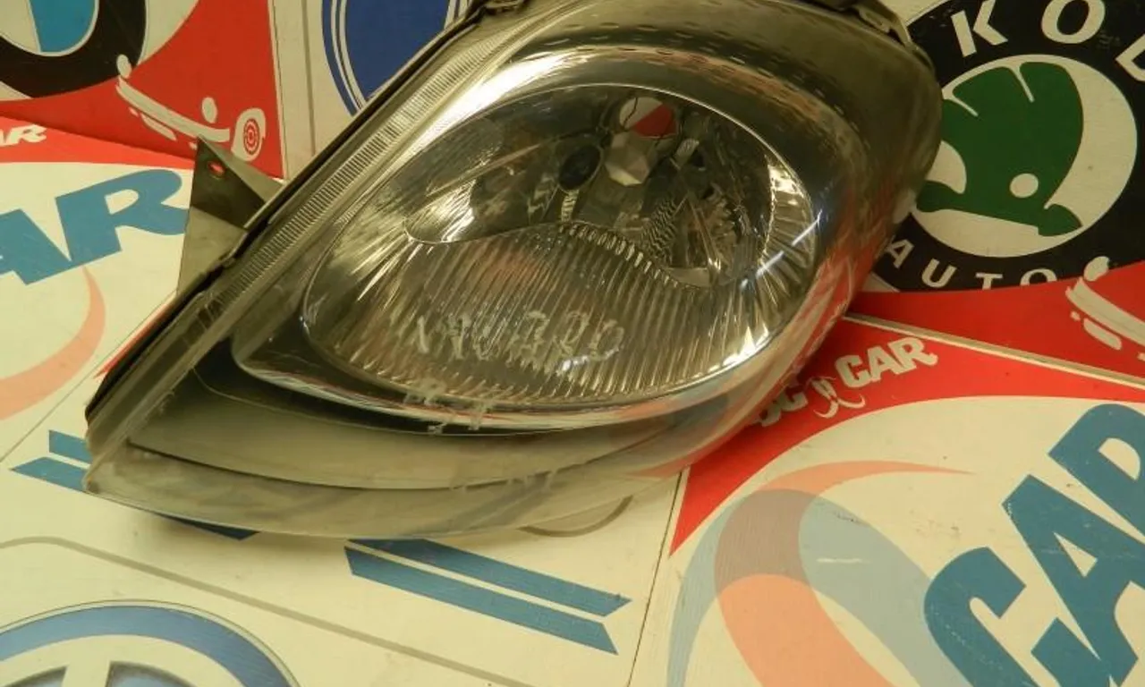 Far stanga OPEL VIVARO A 2001-2015