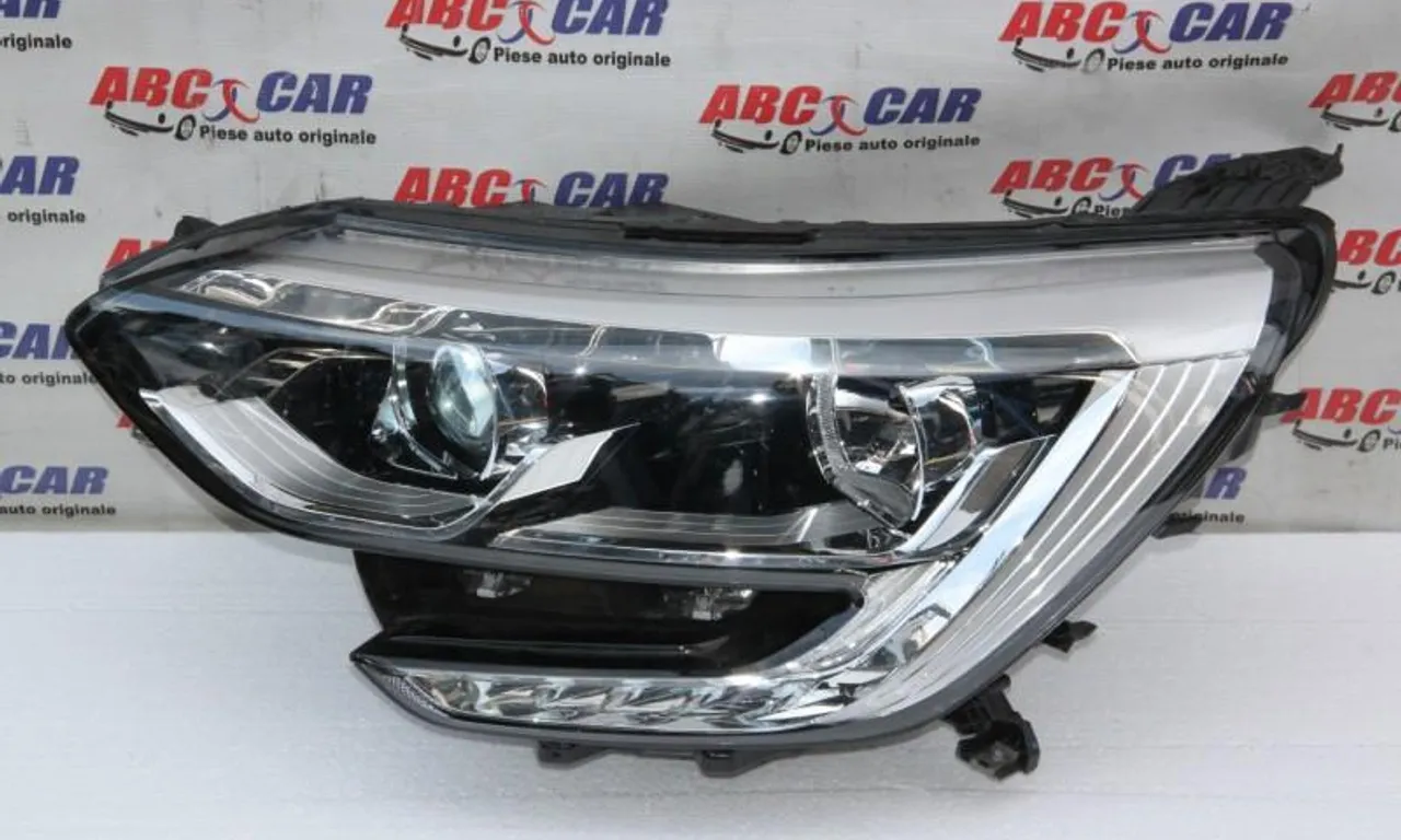 Far stanga RENAULT MEGANE IV 2015-null