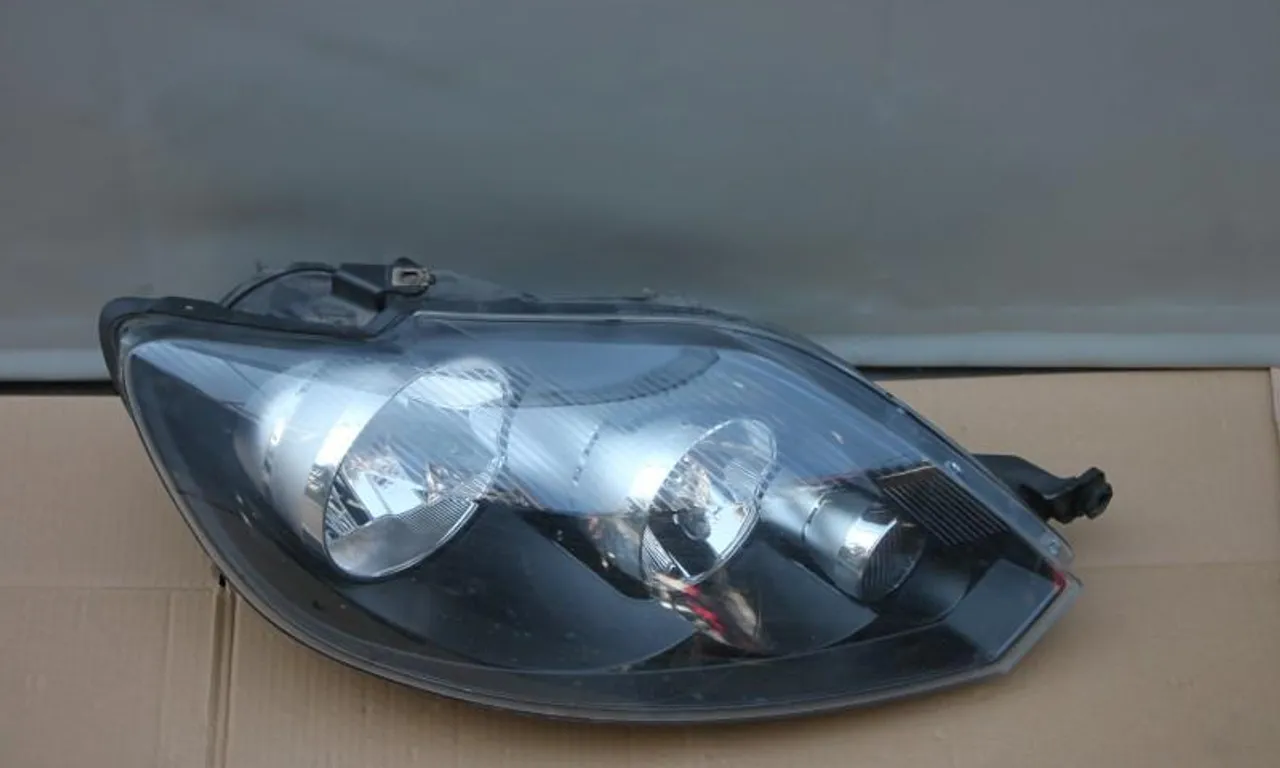 Far stanga VOLKSWAGEN GOLF VAN VI Variant 2009-2014