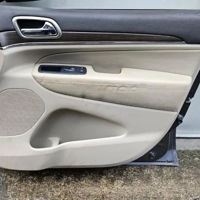 Fata usa interioara dreapta fata JEEP GRAND CHEROKEE IV 2010-2026, vedere frontata