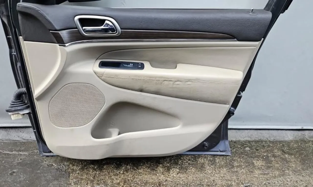 Fata usa interioara dreapta fata JEEP GRAND CHEROKEE IV 2010-null