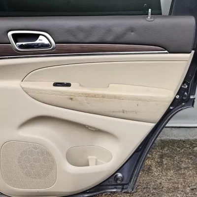 Fata usa interioara dreapta spate JEEP GRAND CHEROKEE IV 2010-2026, vedere frontata