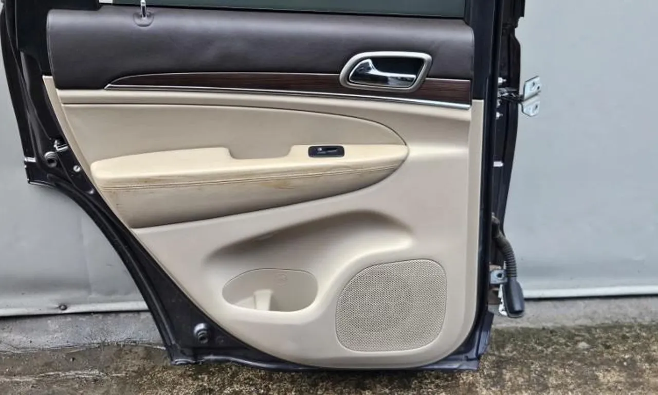 Fata usa interioara stanga spate JEEP GRAND CHEROKEE IV 2010-null