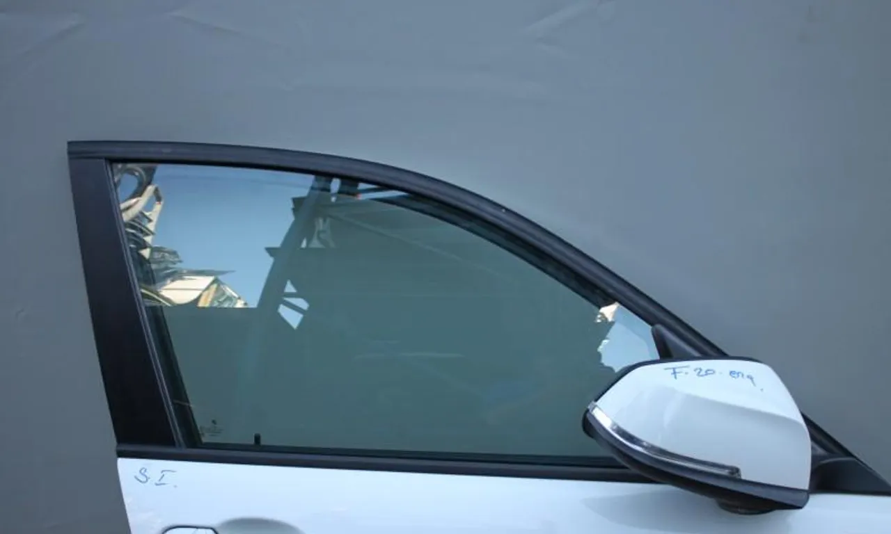 Geam usa culisabil dreapta fata BMW 1 2011-2019